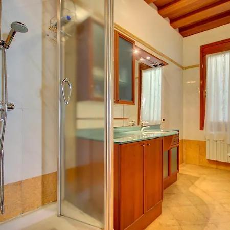 Balcony Cannaregio 4Pax, Wifi, Aircond شقة البندقية